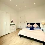 Garden Flat-Great Transport Link To Central London