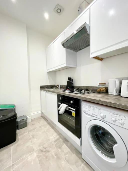 Garden Flat-great Transport Link To